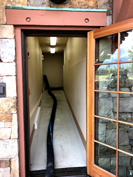IMG_0845 Suction hose going to elevator shaft